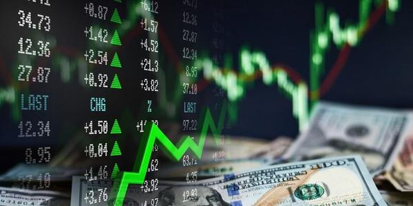 Dollar Rises to One-Year High on Increased Prospects of Higher U.S. Interest Rates