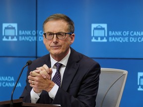 Bank of Canada Sees Slow Inflation Drop, Uncertainty Persists