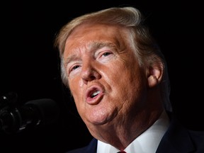 Trump Urges Fed to Cut Rates to ‘Zero or Less’ for Debt Refinancing